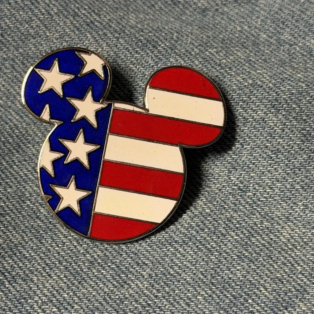 Disney Pin Trading 2001 Mickey Back Official Vintage Collectible‎